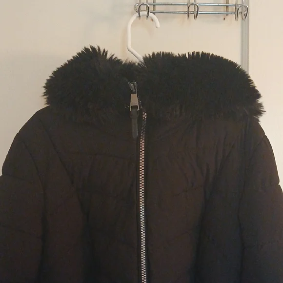 DKNYC Black Puffer Jacket Sleek Insulated Design - Picture 7 of 16